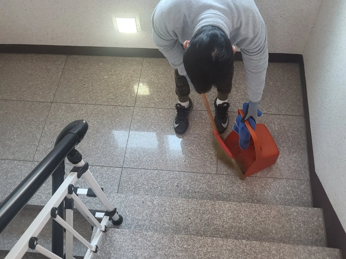 청주시 서원구 미평동 오피스 기계실 장비 주변 정밀 위생청소 사례 - 행진크린